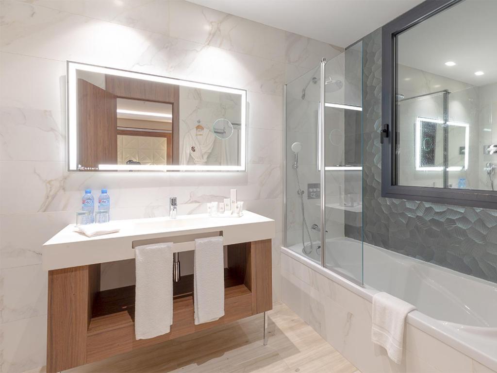 Es Senia Az Hotels Grand Oran מראה חיצוני תמונה